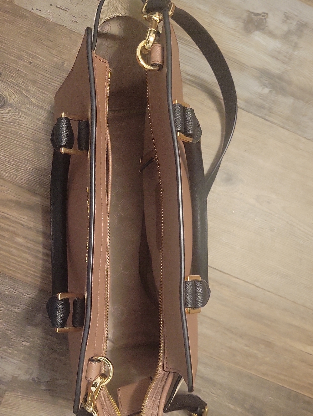 Michael Kors Taupe & Cream Leather Satchel with Black Trim - Picture 3 of 7